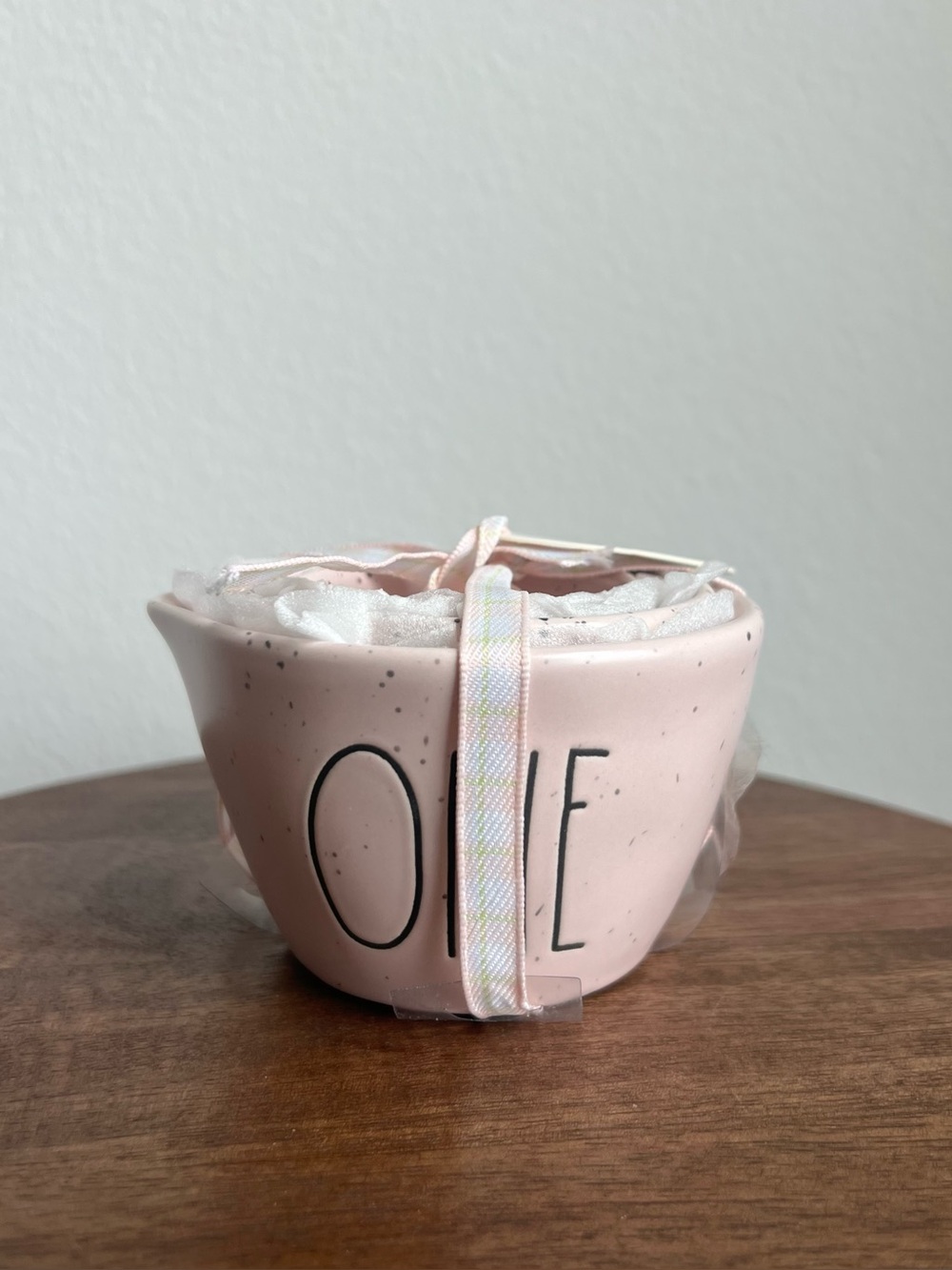 New Rae Dunn Pink Speckled Measuring cups